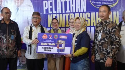 Bupati Sofyan Puhi Buka Pelatihan Kewirausahaan UMKM 2025, Dorong Produk Lokal Masuk Indomaret